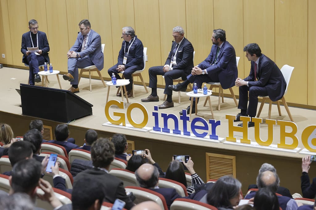 la-ministra-teresa-ribera-participa-en-la-inauguracin-del-galician--offshore-internationalhub-sobre-elica-marina-en-ferrol-_5276 (1)